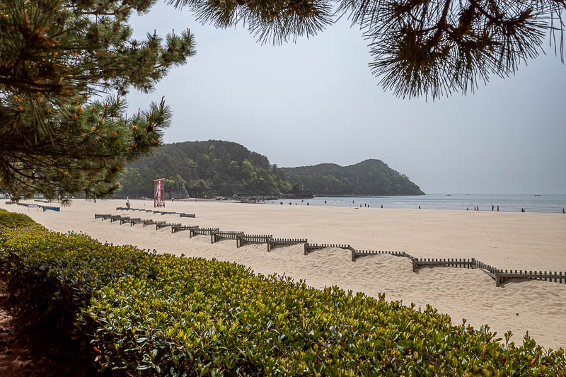 More of the same of Korea - March and April 2024 - I lied, there is a slightly better beach view, but there is no beach view to be had from the main path around the hill. The light is very weird in thi