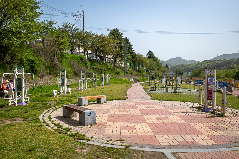 Korea-Busan-Hiking-Hoedong - As always, this passed the old persons exercise area. There was lot of gentrification of this drain going on, bike paths being constructed on both sid