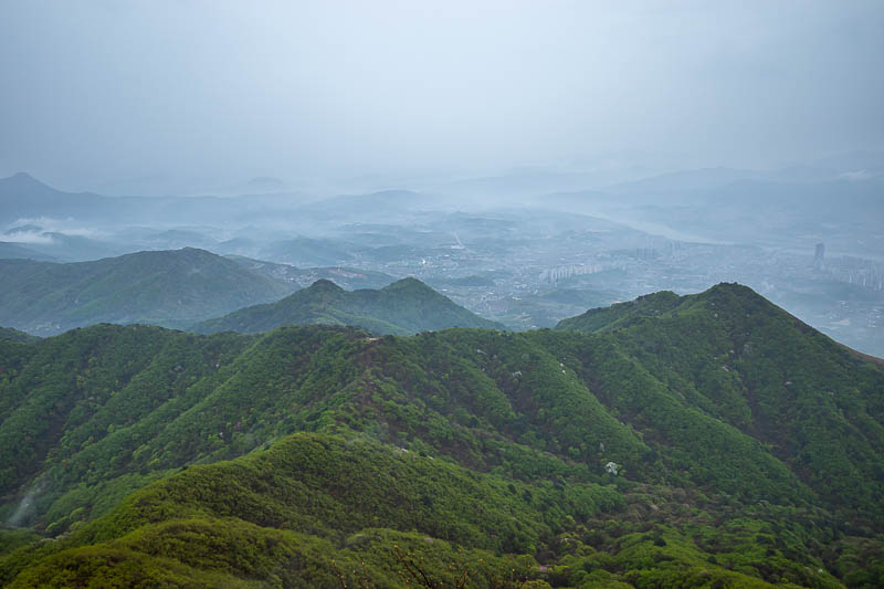 More of the same of Korea - March and April 2024 - Another view of foggy valley's.