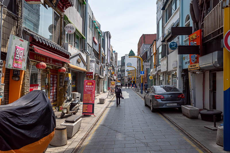 More of the same of Korea - March and April 2024 - Eventually I found my way into the shopping area of Sinpo, which was somewhat busier than Chinatown.