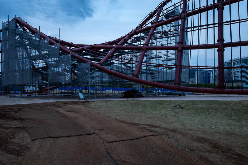 Korea-Seoul-Insadong-Curry - This area next to the main castle used to be a field of flowers to prance through, they seem to have plowed (ploughed) them into the ground, and now a