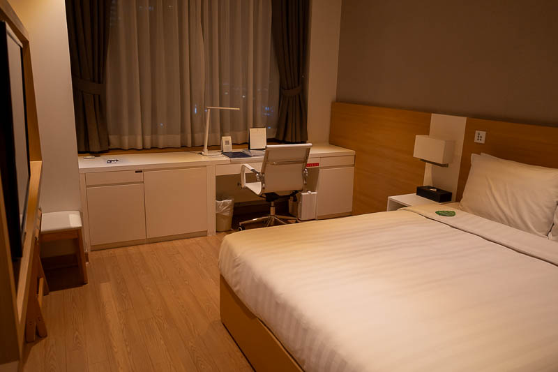 Singapore-Korea-Incheon-Airport - And so I was allowed to check into my hotel, right on midnight, with no dramas at all. It is a Frasers Place, which aslo has hotels in Australia. Norm