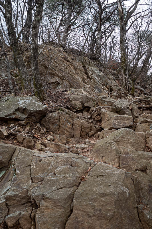 Korea-Seoul-Hiking-Yebongsan - The final ascent is very tiring.