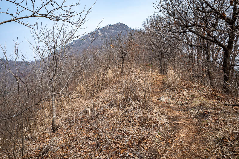 Korea-Seoul-Hiking-Yongmunsan - That will be the first main peak, Yongmunsan I think.