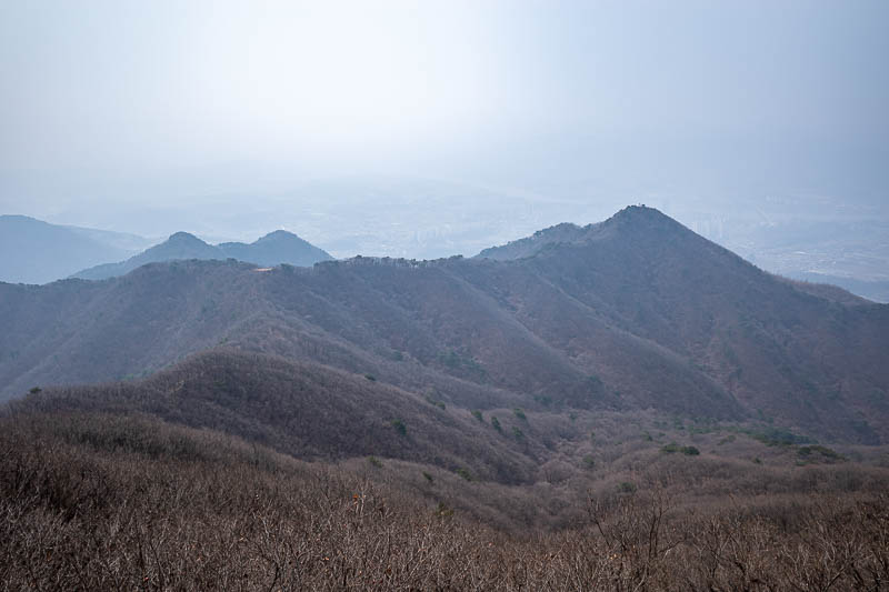 Korea-Seoul-Hiking-Yongmunsan - Lots and lots of pollution towards Yangpyeong.