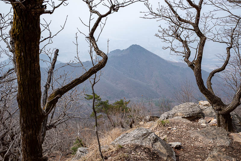 Korea-Seoul-Hiking-Yongmunsan - I had already come over that smaller peak.