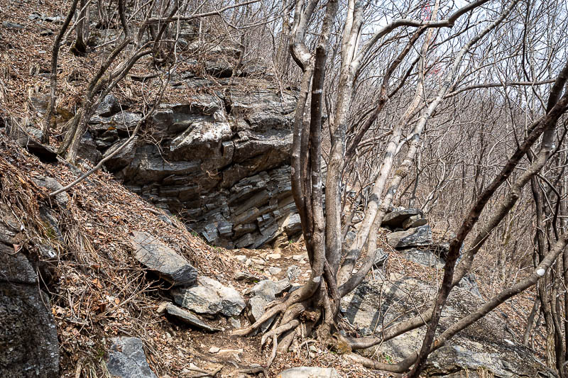 Korea-Seoul-Hiking-Yongmunsan - No fog today, just boulders.