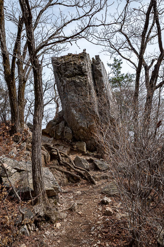 Korea-Seoul-Hiking-Yongmunsan - Time to head down.
