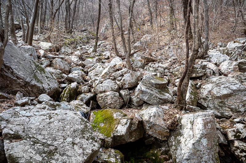 Korea-Seoul-Hiking-Yongmunsan - Still more rocks.