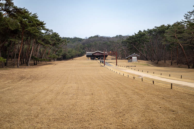Korea-Seoul-Tomb-Mall - And another.