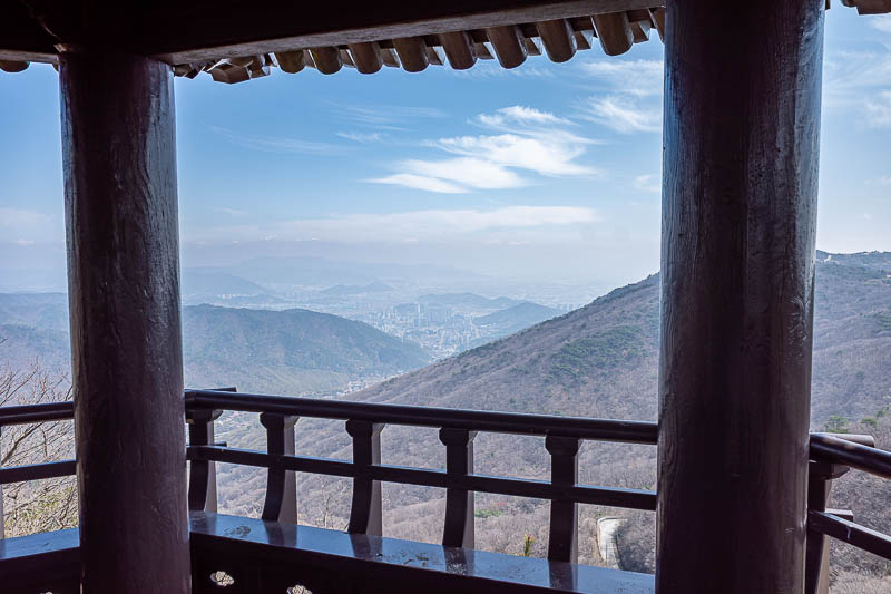Korea-Changwon-Hiking-Bulmosan - Once I got to the top, there were indeed other people around. Down there is Gimhae, which is basically part of Busan, it is where the Busan airport is