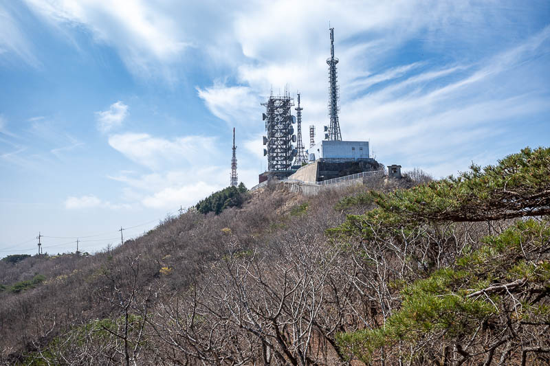 Korea-Changwon-Hiking-Bulmosan - A huge number of tv antennas on the summit today.