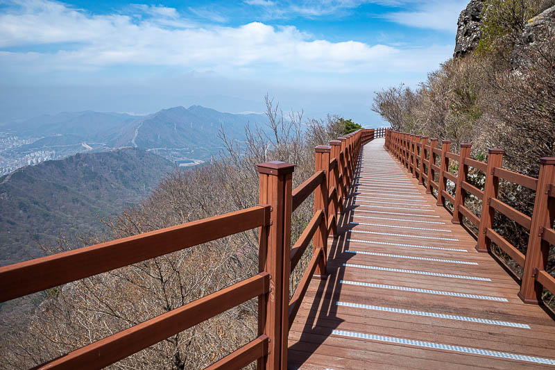 Korea-Changwon-Hiking-Bulmosan - I have risen again