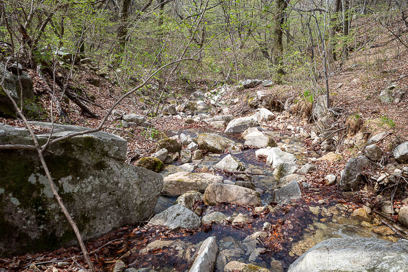 Korea-Changwon-Hiking-Bulmosan - I did not take many photos on the way down because it was the same way as the way up. There is however this one small stream to cross, it was not real