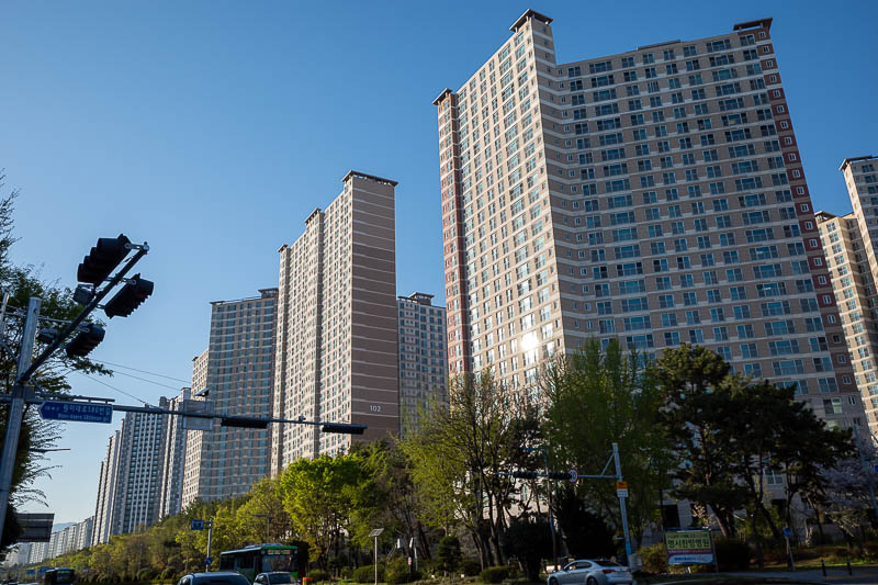 Korea-Changwon-Mall - Identical apartment buildings, for as far as the eye can see. This must be the designated residential part of Changwon.