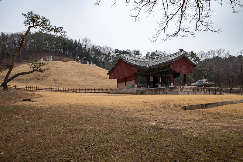 Korea-Seoul-Tomb-Mall - Final tomb of the day.