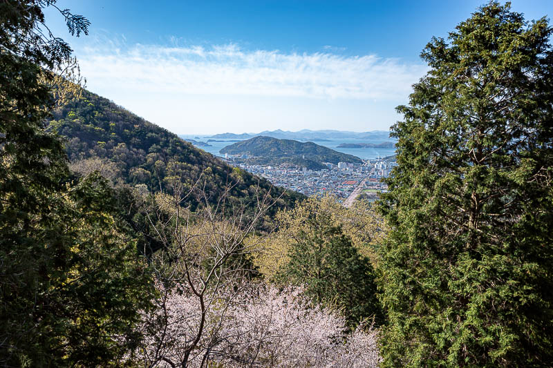 Korea-Changwon-Hiking-Jinhae - Nice view, a very large amount of more view coming.