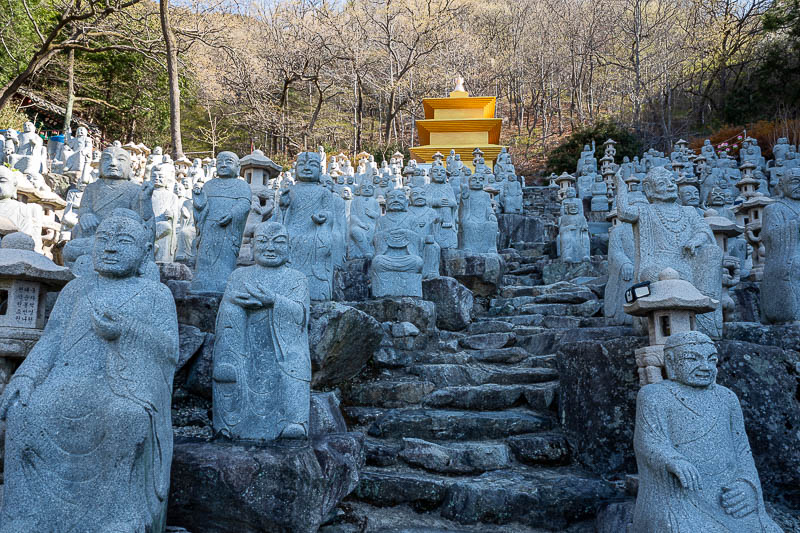 Korea-Changwon-Hiking-Jinhae - OK, one more of the statues. I was surprised to have the place to myself.
