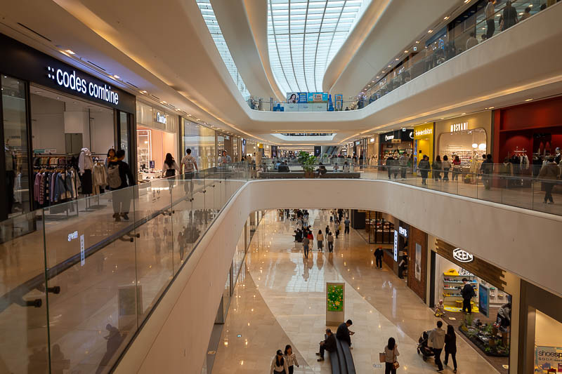 Korea-Seoul-Tomb-Mall - The inside was much like any other mall, many western brands, very clean, very large. This proves in Seoul you can easily go from tombs to malls in mi