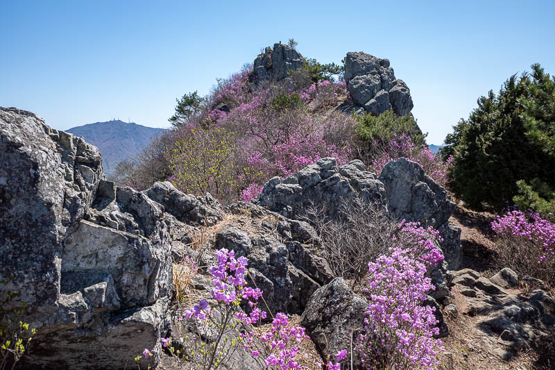 Korea-Changwon-Hiking-Jinhae - Nice rocks.