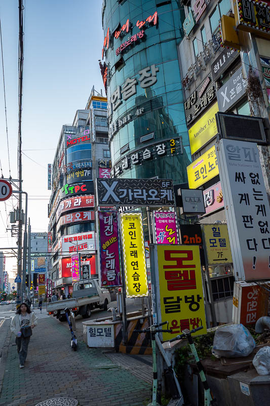 Korea-Changwon-Sangnam-Pasta - I headed back to Sangnam. Wet streets and darkness would make for some great shots. I am rarely out that late so dusk will have to do.