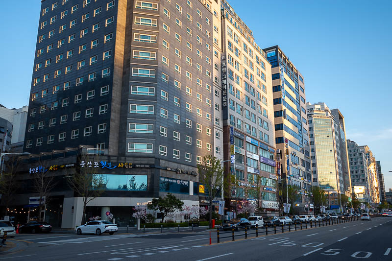 Korea-Daejeon-Dunsan - Here in the new downtown area, all the buildings are new.