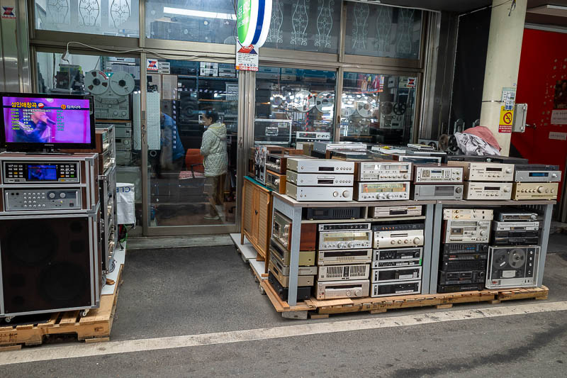 Korea-Daejeon-Yuseong-Market - Here you can buy hi-fi equipment from 50 years ago. Racks and racks of it.