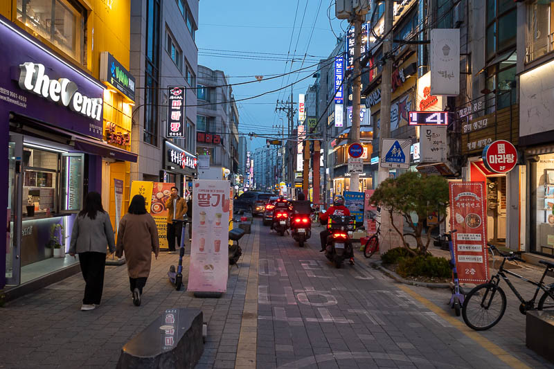 Korea-Daejeon-Gungdong-Ramen - I nearly died by scooter. Strangely they are petrol powered here, where every car and bus are battery powered these days. Maybe Taiwan has a patent on