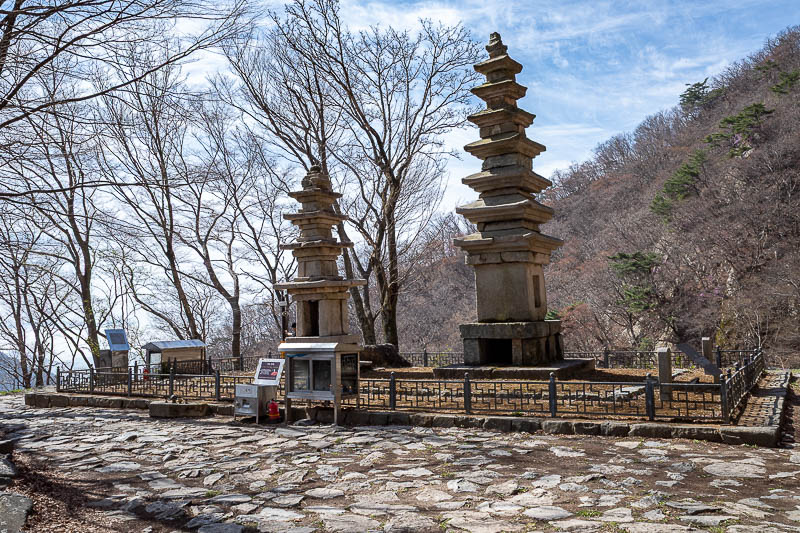 Korea-Daejeon-Hiking-Gyeryongsan - Here are the pagodas, I have been here in dense fog before. There are a few different trails that converge here.