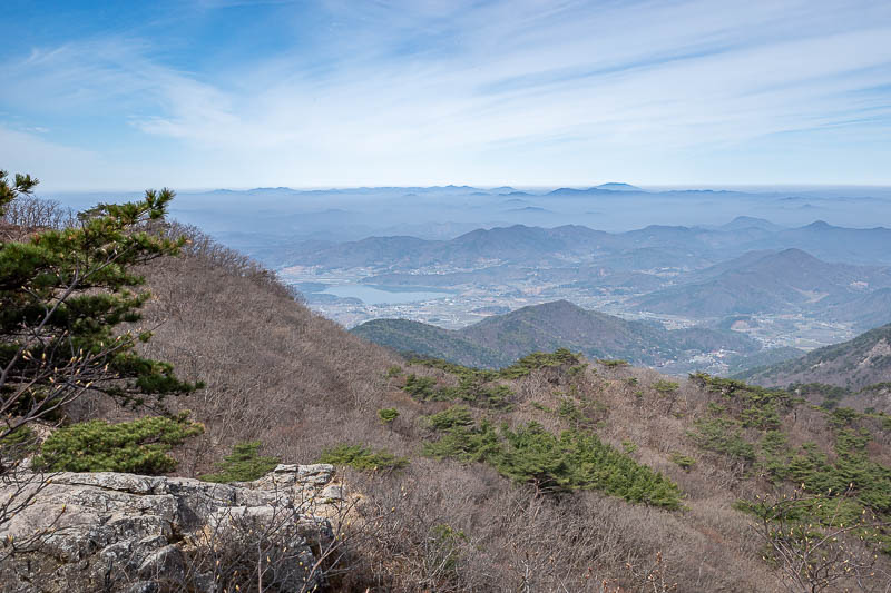 Korea-Daejeon-Hiking-Gyeryongsan - Down the other side of the mountain, no fog, less interesting.