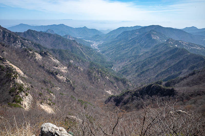Korea-Daejeon-Hiking-Gyeryongsan - The valley below has many temples and will be my destination.