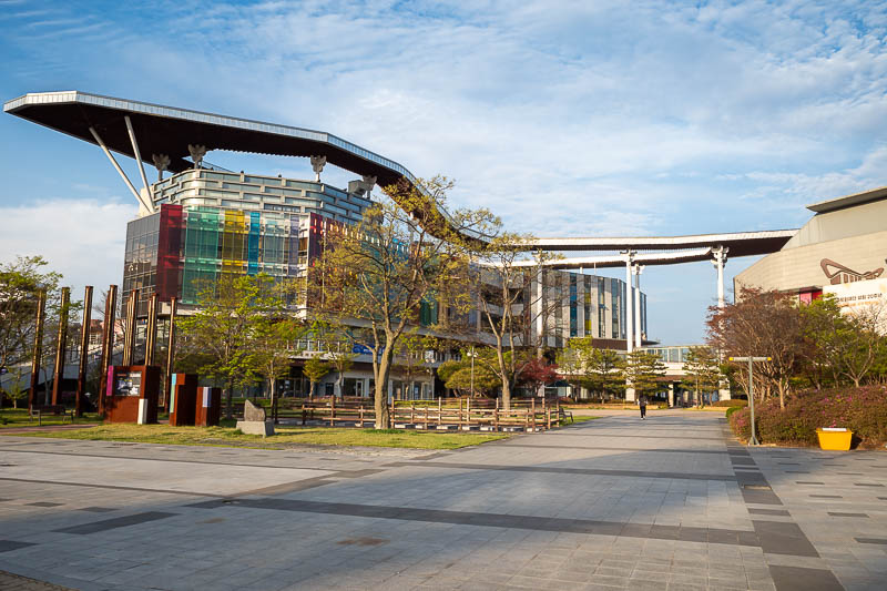 Korea-Jeonju-Kimchi - Korean traditional cultural centre - really, nothing screams Korean tradition more than this strange building.