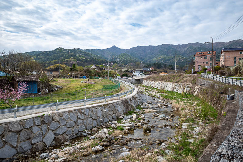 Korea-Jeonju-Hiking-Moaksan - The mountains are not too far from the bus stop, they look further away from here than they are. There are a lot of glamping campgrounds in the area.