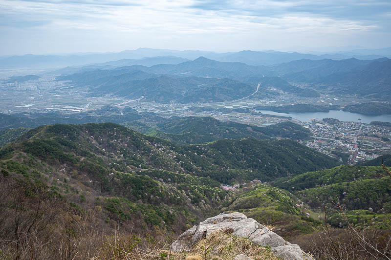 Korea-Jeonju-Hiking-Moaksan - View time, Jeonju is around to the left.