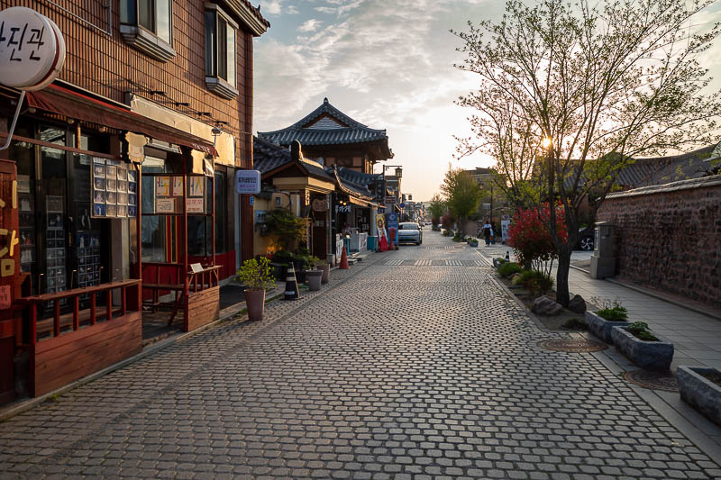 Korea-Jeonju-Hanok - Along here are lots of artist studios.