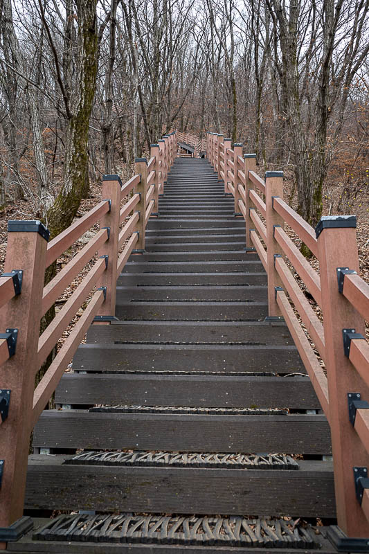 Korea-Seoul-Hiking-Soyosan - I have now joined the more popular part of the trail, which means there are now stairs on the steep bits. I am not really a fan.