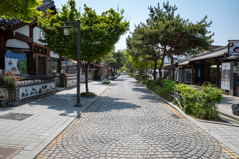 Korea yet again for the 7th time - March and April 2026 - There are many places to get an ice cream.
