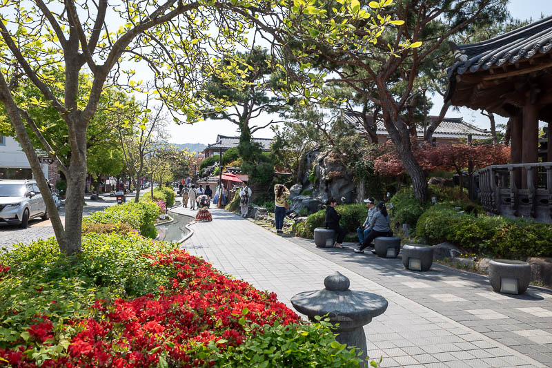 Korea-Jeonju-Hanok-Market - Slow city