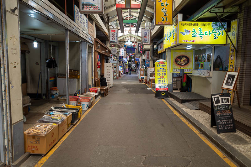 Korea yet again for the 7th time - March and April 2026 - My last stop of the day, the also nearby Nambu market. A strange mix of new and old. There were some rather modern cafes, and a youth zone.