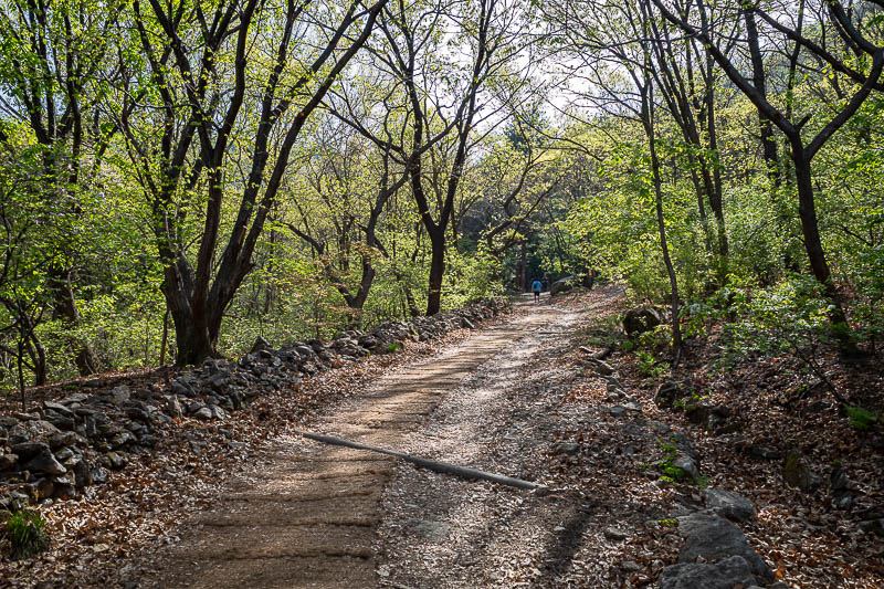 Korea-Seoul-Hiking-Geomdansan - More hessian bags. You really cannot get lost on the loop course.