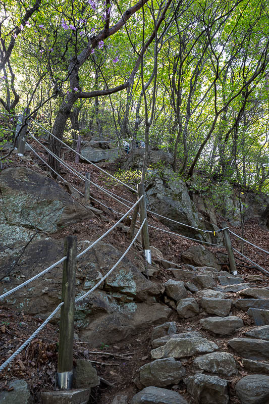 Korea-Seoul-Hiking-Geomdansan - Rocky staircases, with ropes to steady yourself.