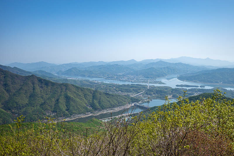 Korea-Seoul-Hiking-Geomdansan - More river view without fixed binoculars getting in the way.