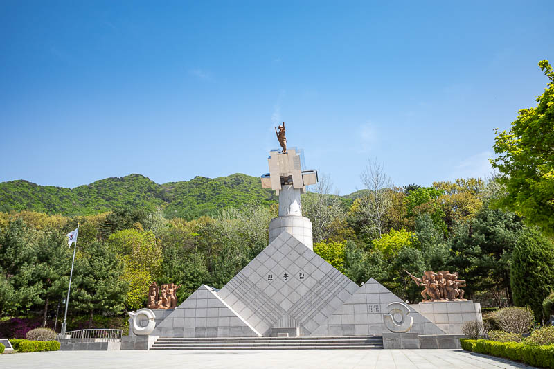 Korea-Seoul-Hiking-Geomdansan - And then last of all, the martyr shrine (probably). A surprisingly long hike today, just the loop would have been too short, so I am glad I longered i