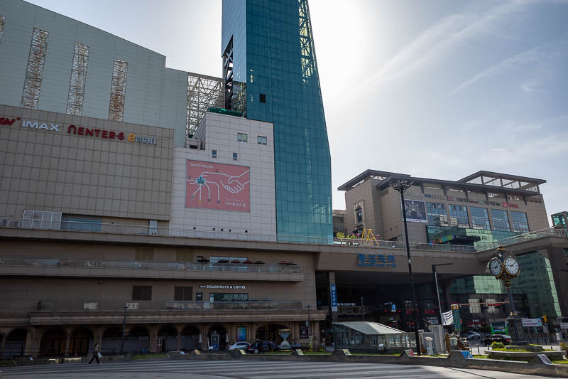 Korea-Seoul-Museum-Market - To get to the Folk flea market, I went to Wangsimni station. There are many closer stations, but this one was on a line convenient to me. I have chang