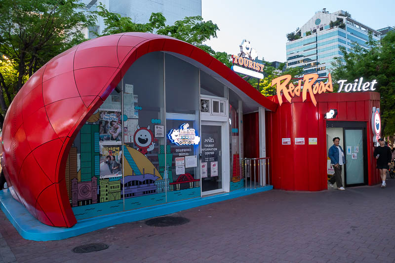 Korea-Seoul-Hongdae - Theme toilet.