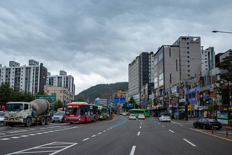 Korea-Seoul-Hiking-Gwanaksan - It is only a few hundred metres from the station to the edge of the city. Nice grey skies today.