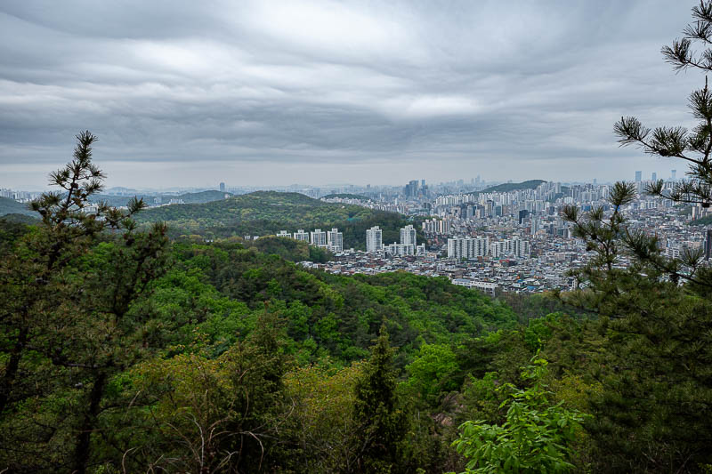 Korea-Seoul-Hiking-Gwanaksan - More early view.