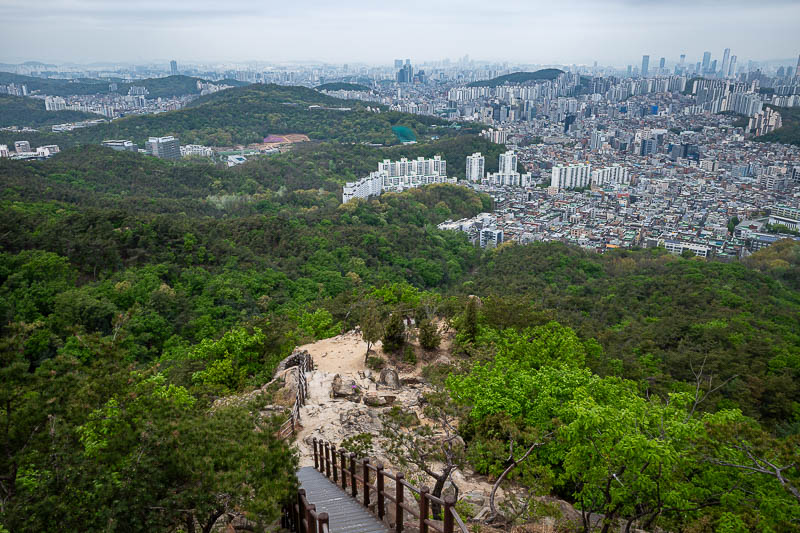 Korea-Seoul-Hiking-Gwanaksan - Next view, and here you can see some stairs. There will be a lot of stairs from this point on.