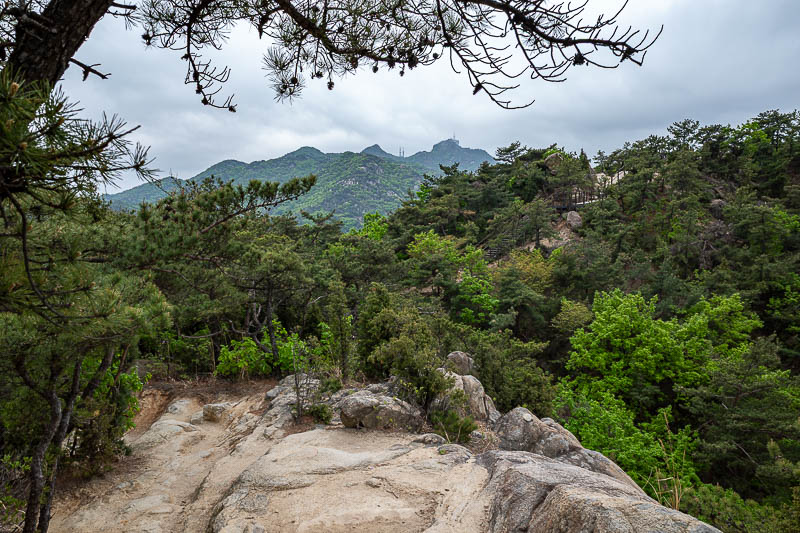 Korea-Seoul-Hiking-Gwanaksan - I was in no hurry today, so I took time to enjoy the scenery.