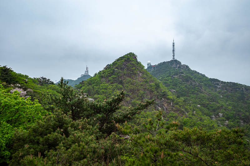 Korea-Seoul-Hiking-Gwanaksan - Still one more ridge between me and my destination.